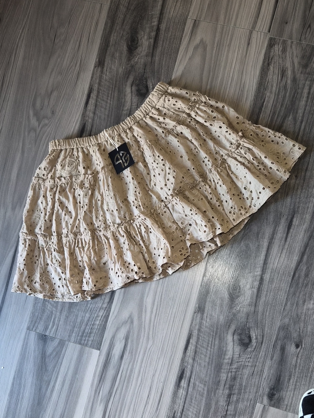Boho Beige Skort Bottoms Eyelet Tiered Mini Flowy Nwt Medium Elastic Waist